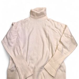 Old Navy Women's Ivory Turtleneck Sweater Size L
